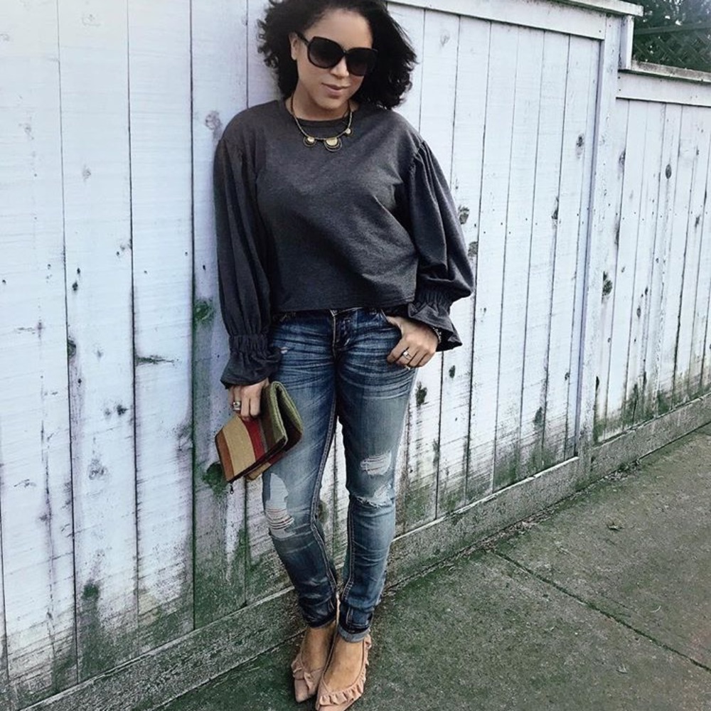 Gray top w/crew neckline and ruffled cuffs, New! - Picture 5 of 5